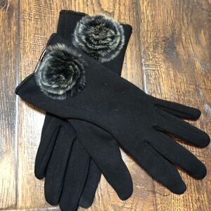 NWT , Knolee Women's Screen Gloves Warm LinedTouch Winter Gloves with fur-pompom